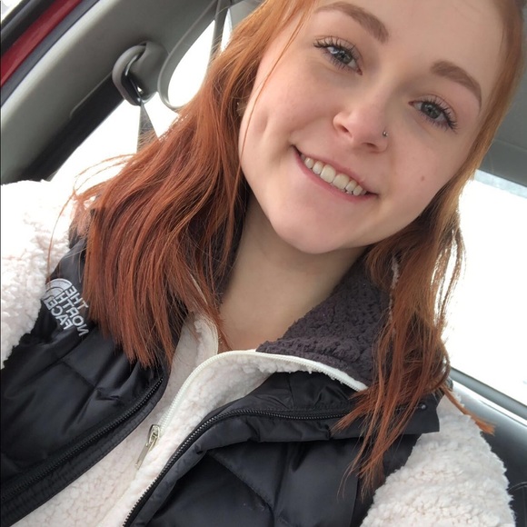 Meet your Posher, Madison - Picture 3 of 3